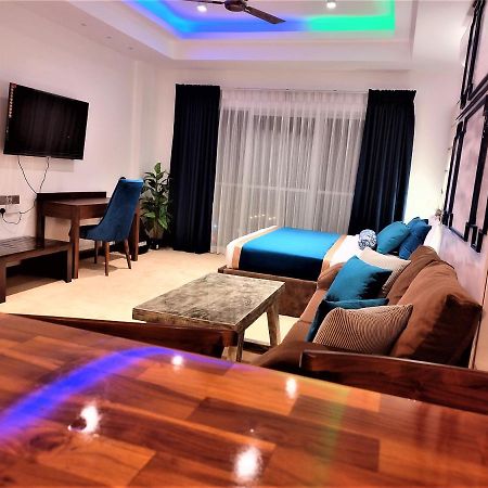 Ocean Breeze Condo By Lake Infinity ネゴンボ エクステリア 写真